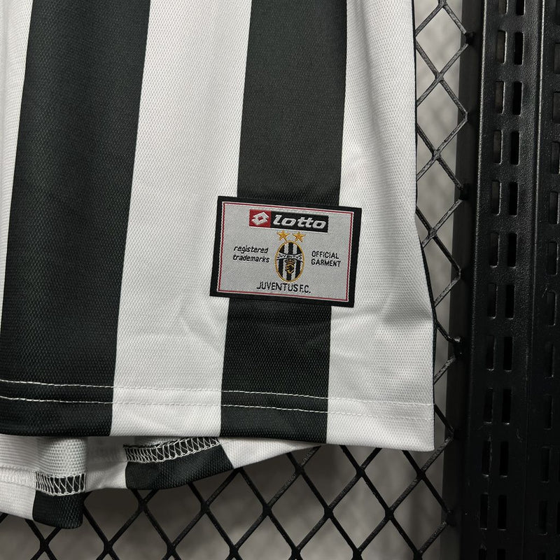 Juventus retro 2001-02