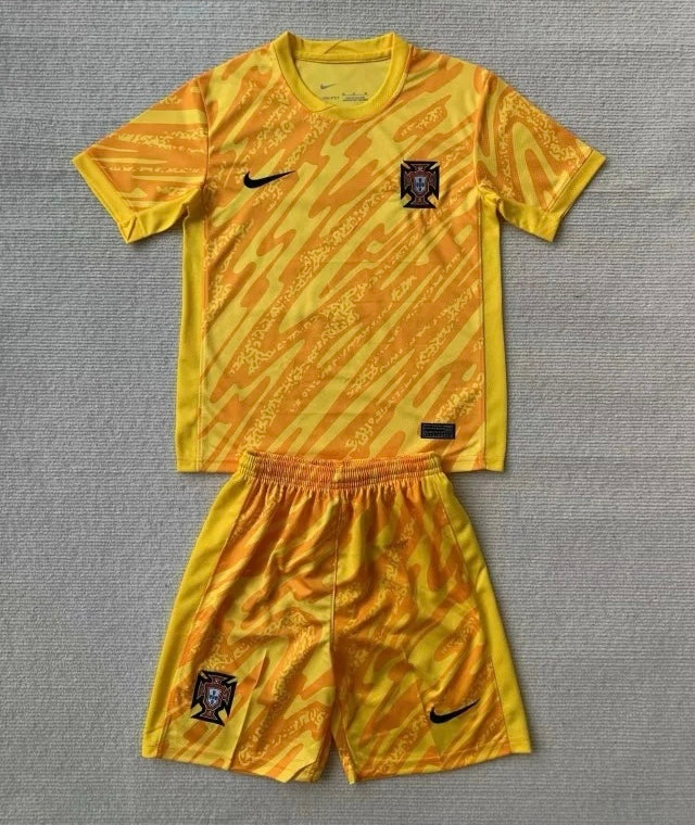 Conjunto infantil Portugal guarda redes amarelo 2024