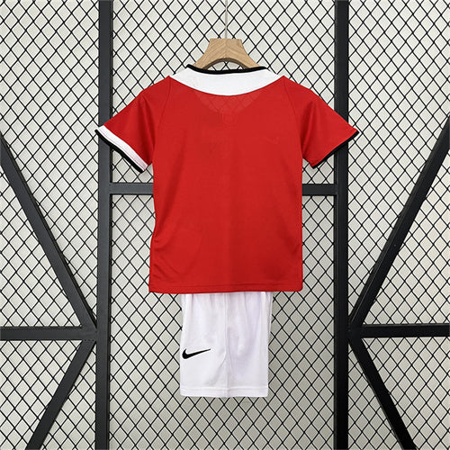 Manchester United Kit Criança Retro 2005-06