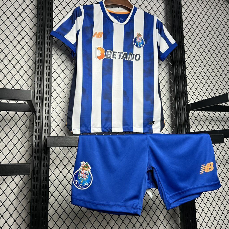 Conjunto infantil primeiro equipamento azul/branco 2024/25