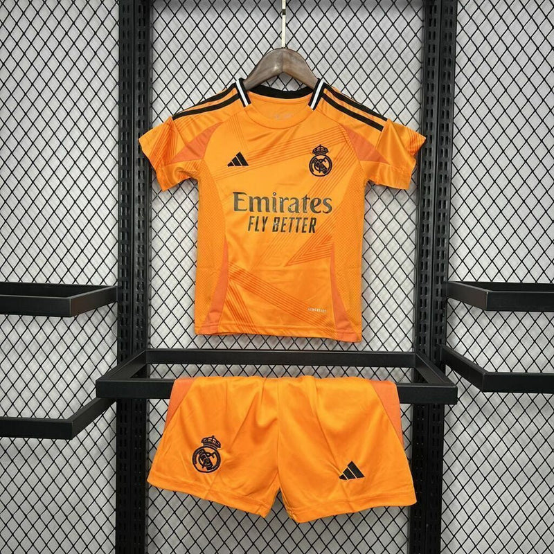 Conjunto Infantil Real Madrid away laranja 2024/25