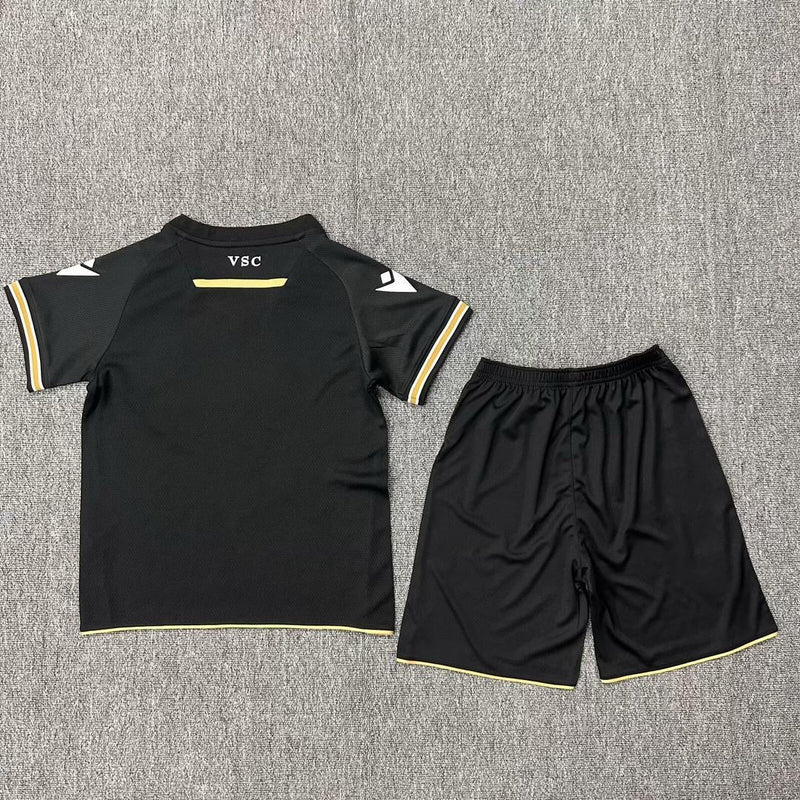 Conjunto infantil Vitória de Guimarães preta 2024/25