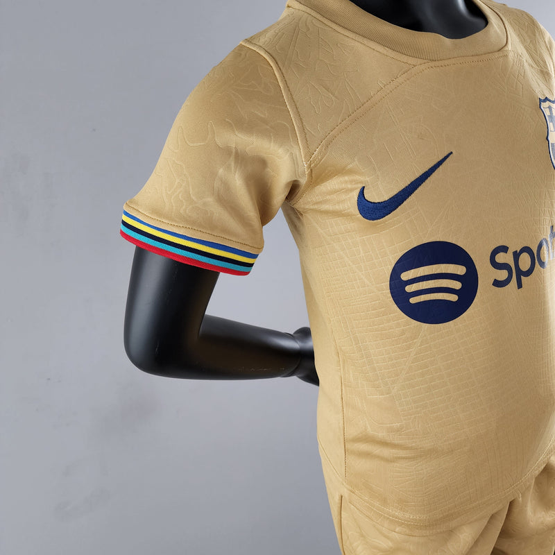 Kit Infantil Barcelona II 22/23 - Dourado