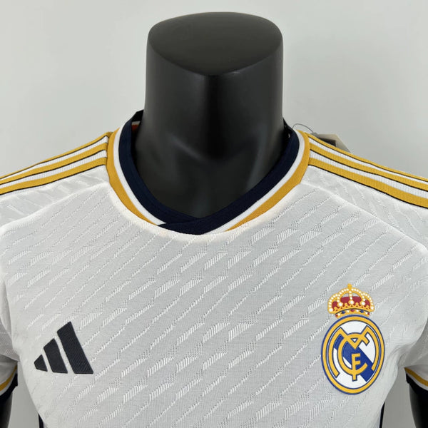 Camisola Real Madrid I com Patch Champions e FIFA 23/24 - Branco Masculino Jogador